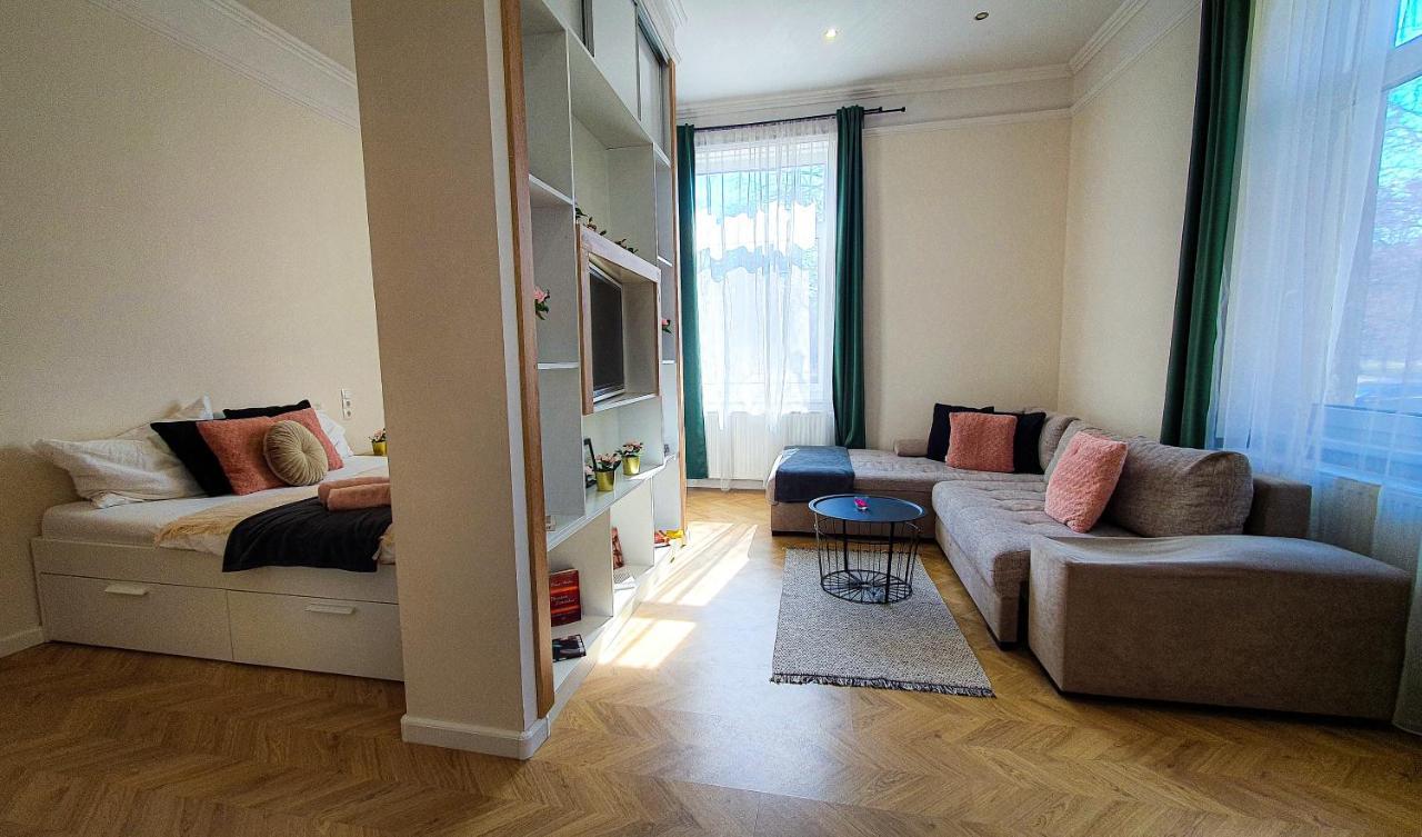 Smaragd Apartman Gyor Luaran gambar