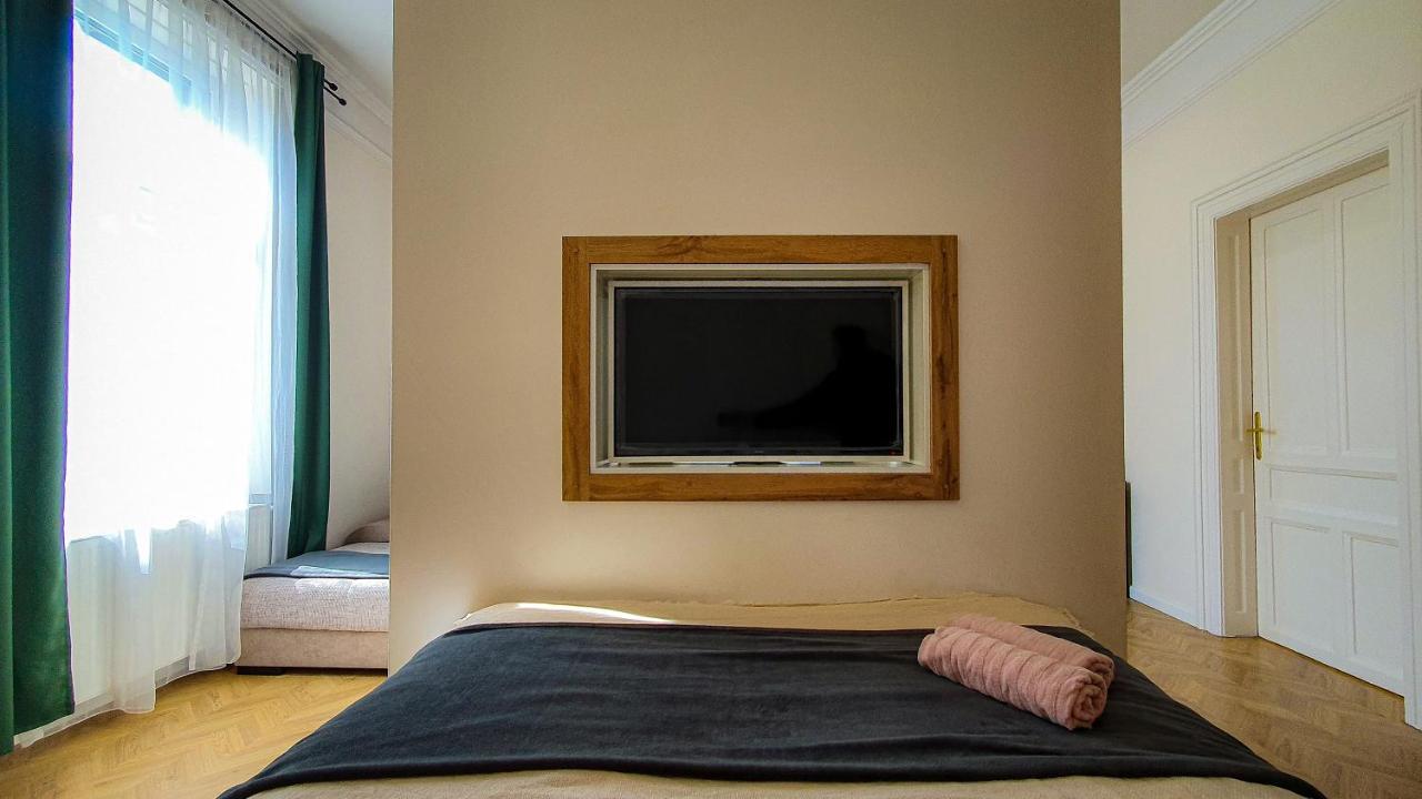Smaragd Apartman Gyor Luaran gambar