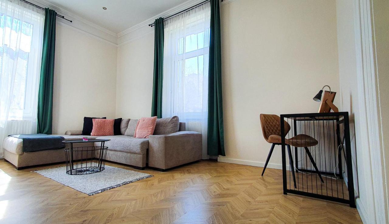 Smaragd Apartman Gyor Luaran gambar